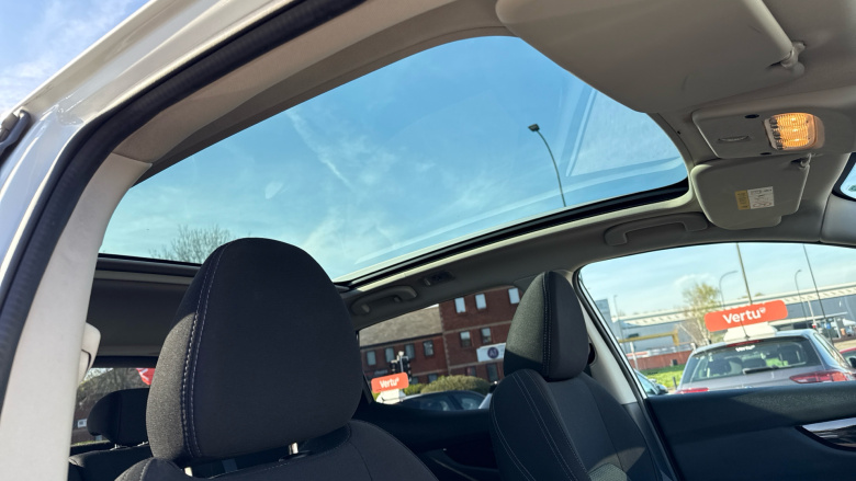 Nissan Qashqai 1.3 DiG-T 160 [157] N-Connecta 5dr DCT Glass Roof Petrol Hatchback